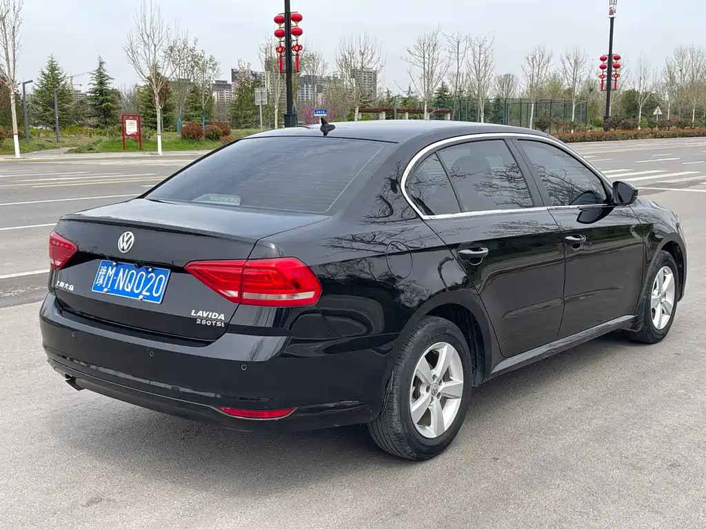 VOLKSWAGEN LAVIDA 2016