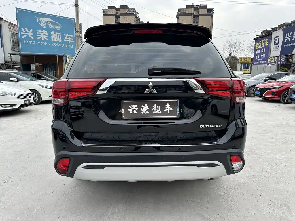 MITSUBISHI OUTLANDER 2020
