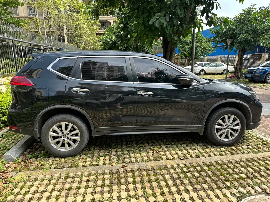 NISSAN X-TRAIL 2018