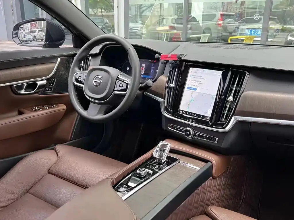 VOLVO S90 2021