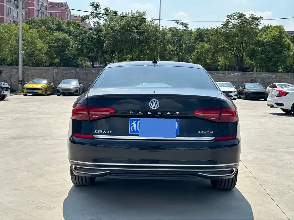 VOLKSWAGEN PASSAT 2021