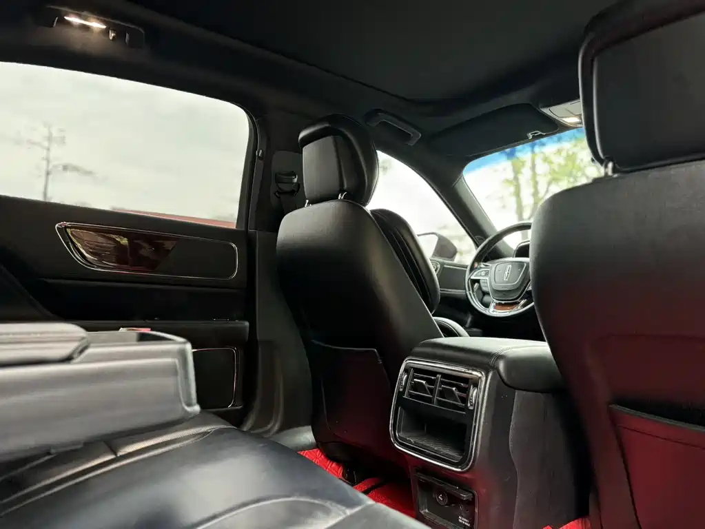 LINCOLN CONTINENTAL 2017