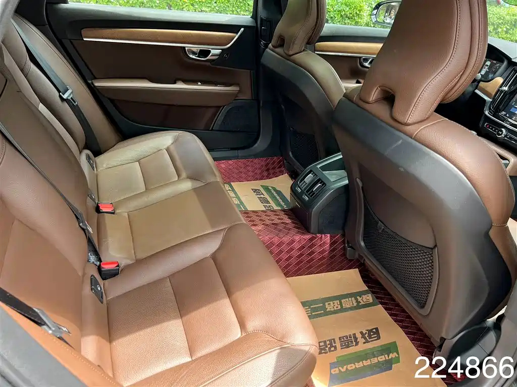 VOLVO S90 2021