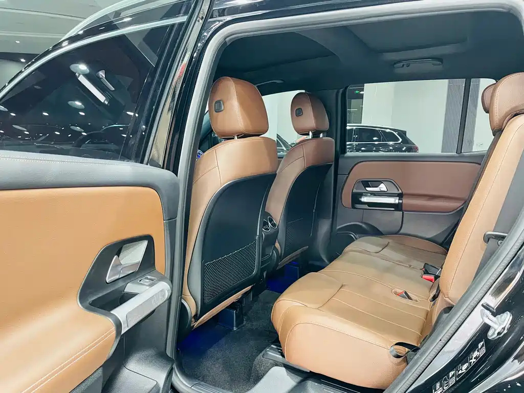 MERCEDES BENZ GLB 2023