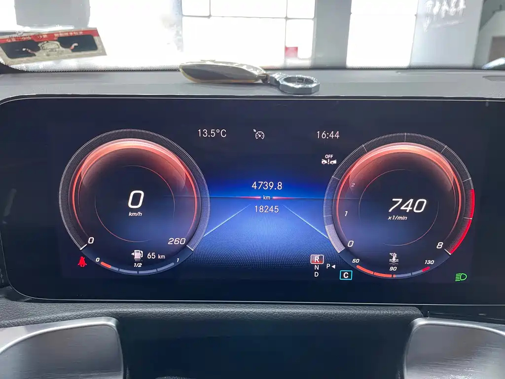 MERCEDES BENZ GLB 2023