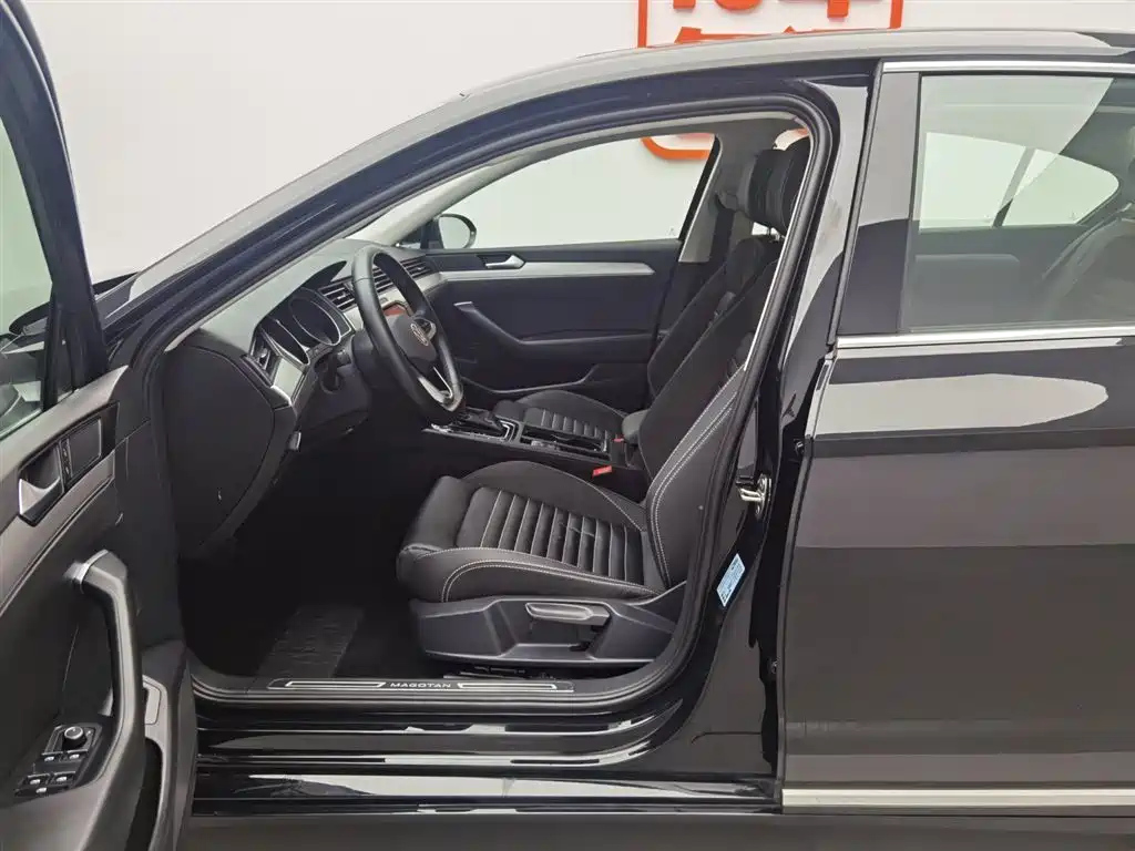 VOLKSWAGEN MAGOTAN 2022