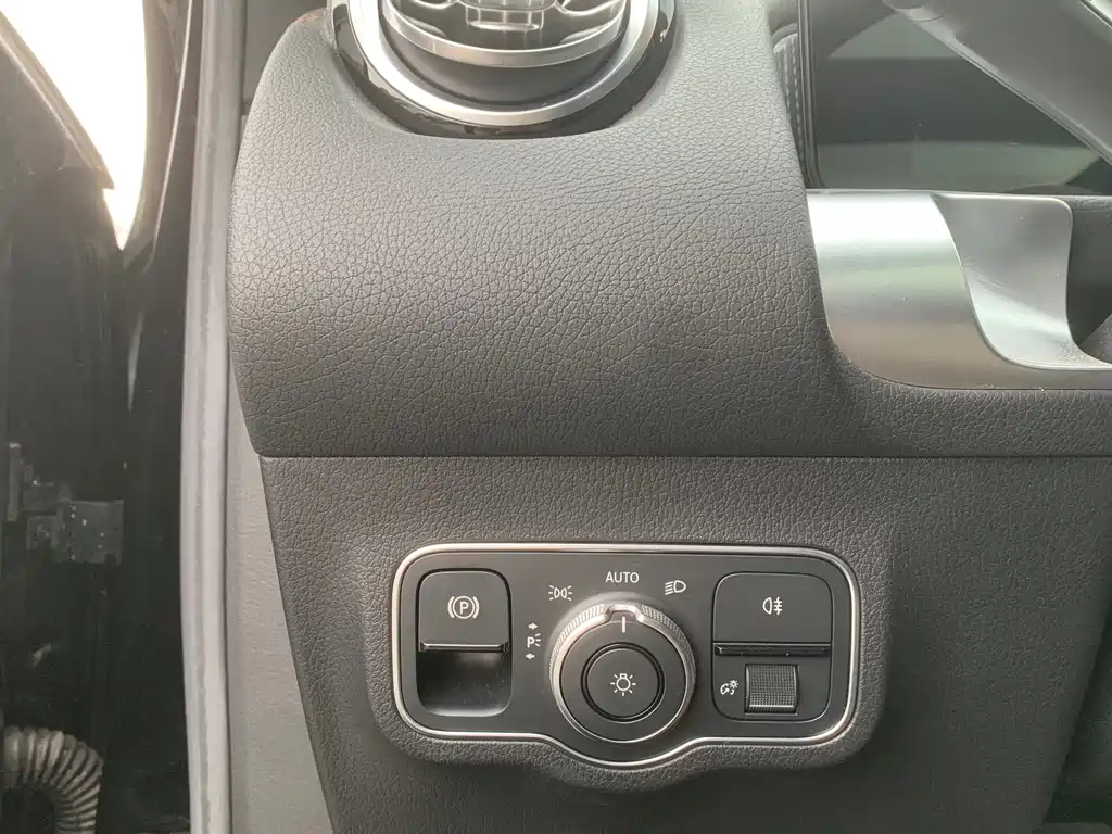 MERCEDES BENZ GLB 2020