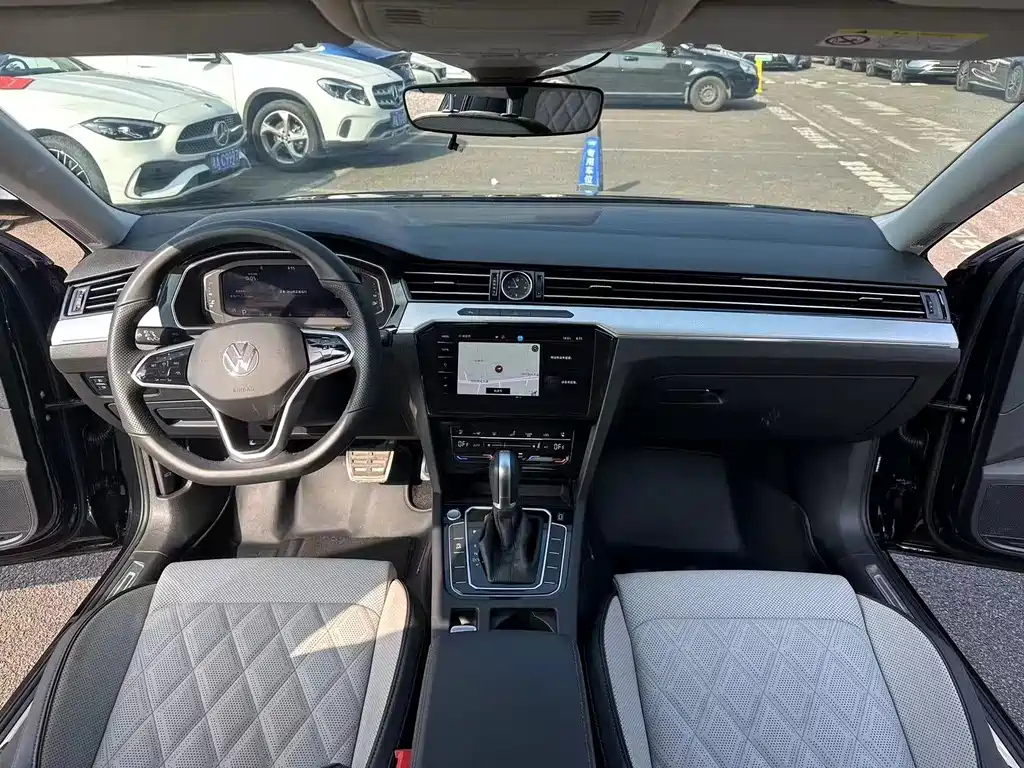 VOLKSWAGEN MAGOTAN 2023
