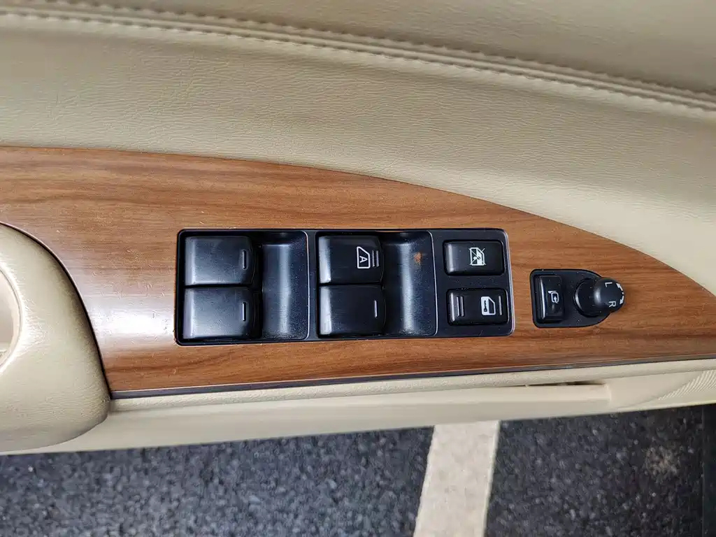 NISSAN TEANA 2012