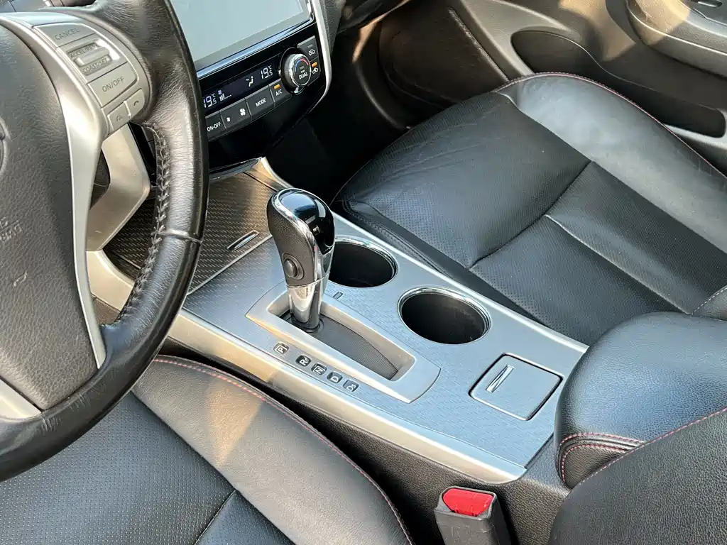 NISSAN TEANA 2018