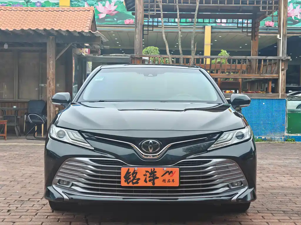 TOYOTA CAMRY 2019
