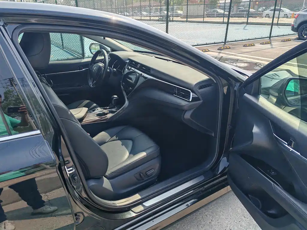 TOYOTA CAMRY 2019