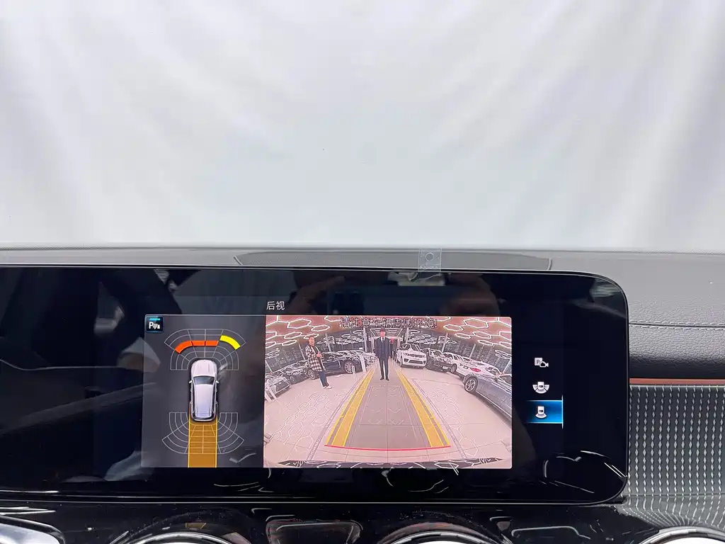 MERCEDES BENZ GLB 2022