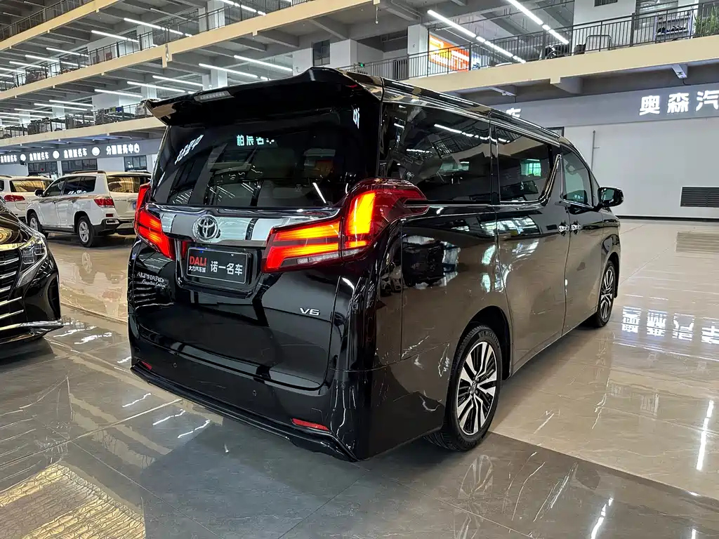 TOYOTA ALPHARD 2019