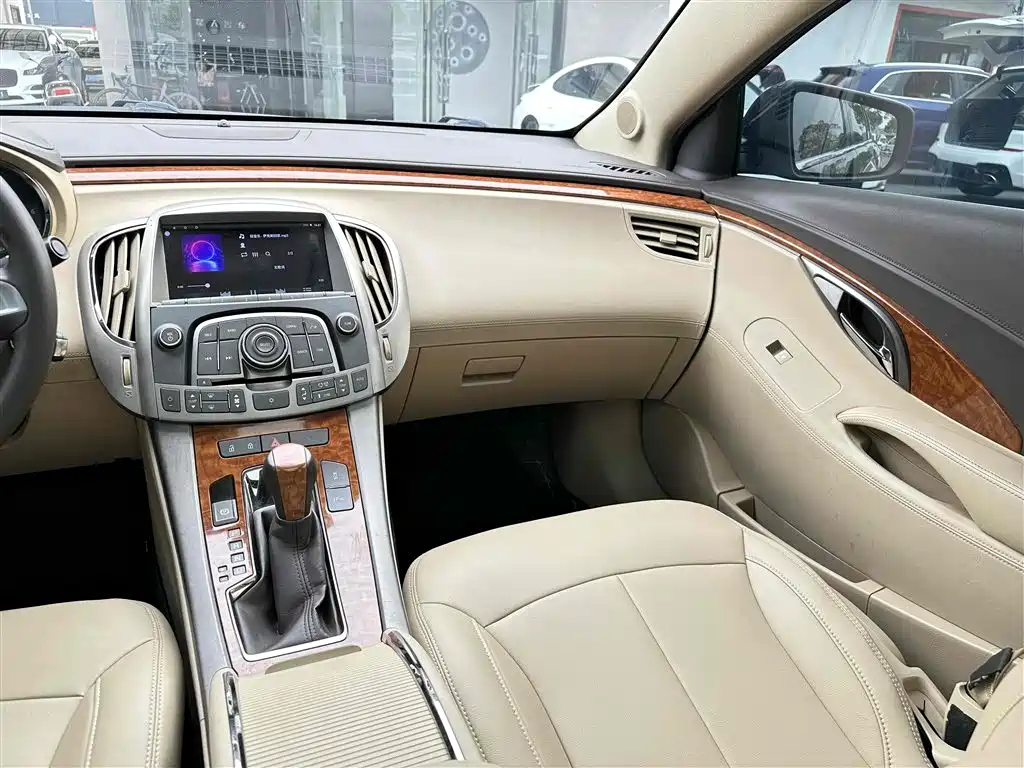 BUICK LACROSSE 2012