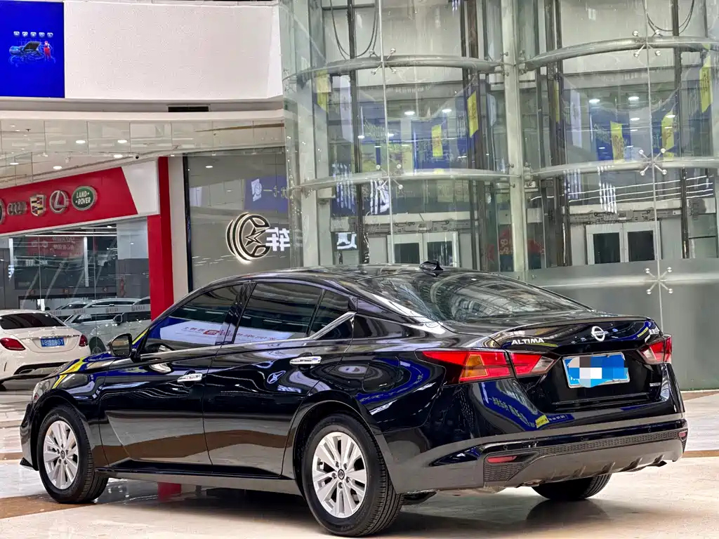 NISSAN TEANA 2020