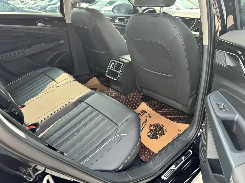 VOLKSWAGEN PASSAT 2022