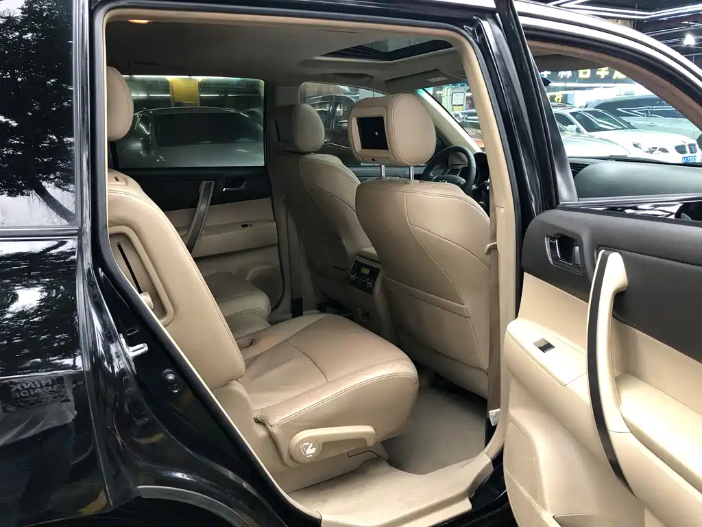 TOYOTA HIGHLANDER 2010