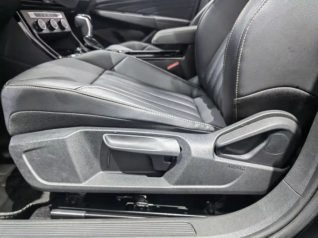 VOLKSWAGEN PASSAT 2020
