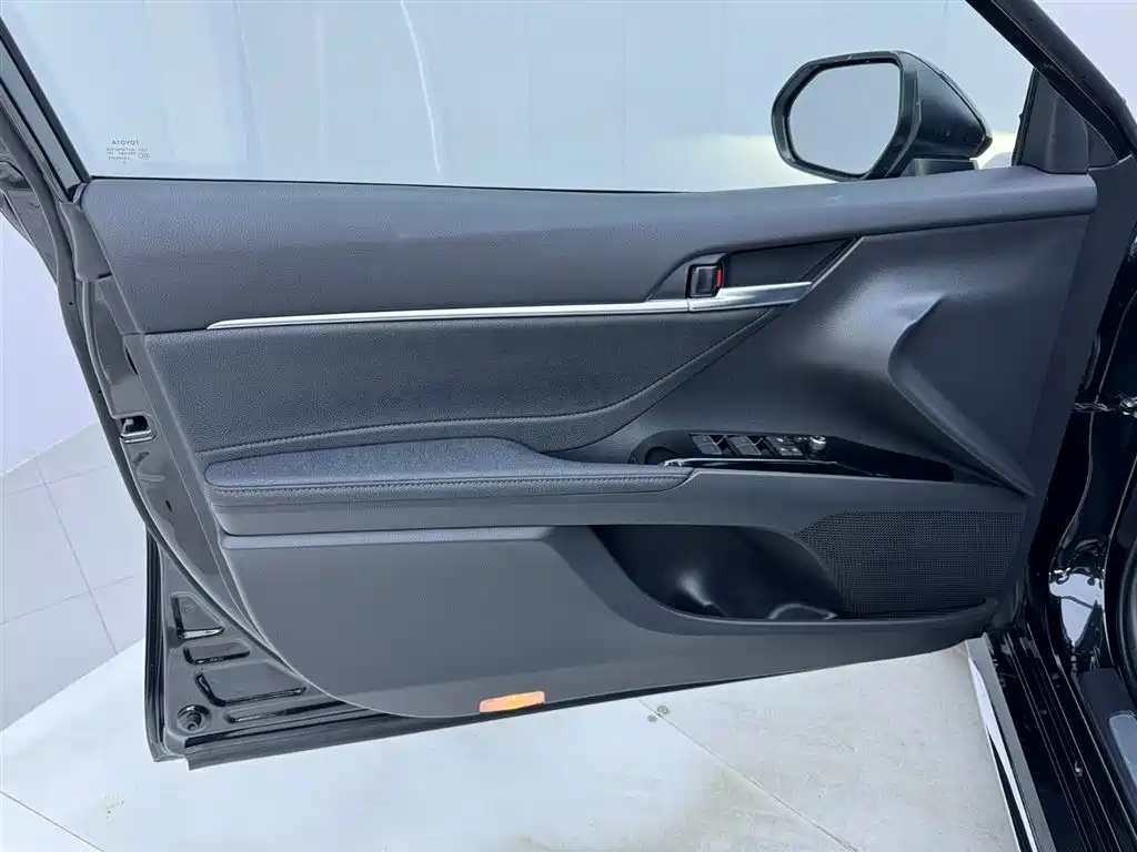 TOYOTA CAMRY 2023
