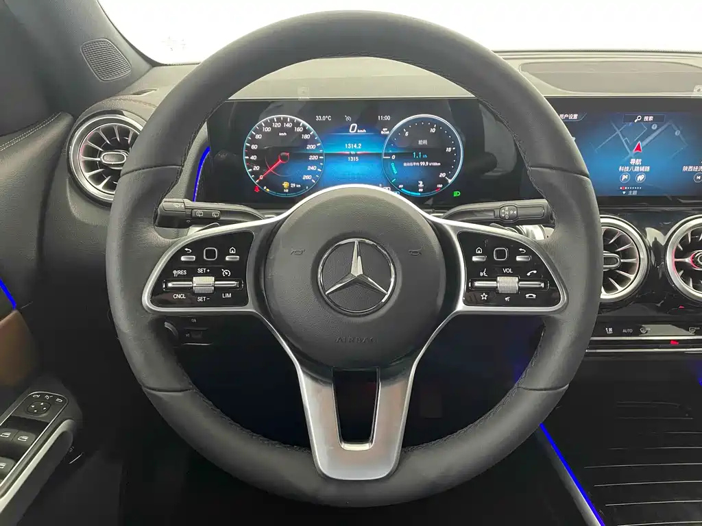 MERCEDES BENZ GLB 2023