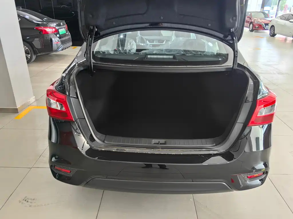 NISSAN SYLPHY 2024