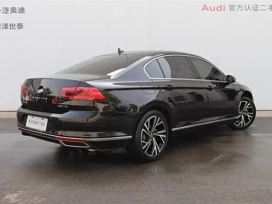 VOLKSWAGEN MAGOTAN 2022