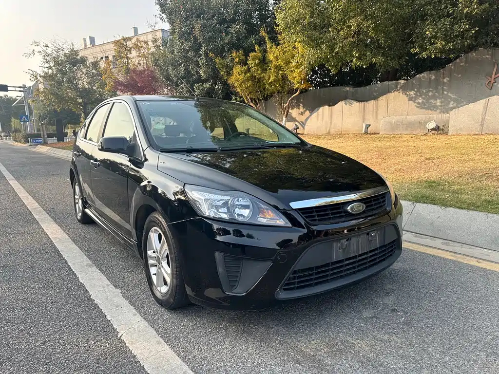 FORD FOCUS 2010