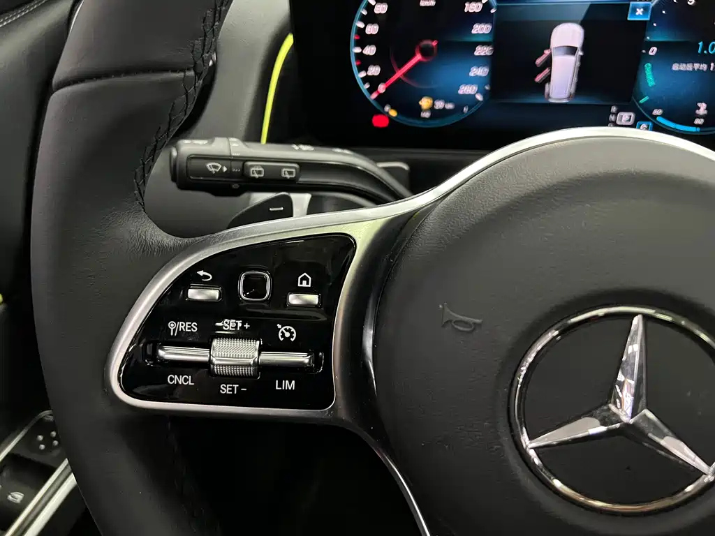 MERCEDES BENZ GLB 2023