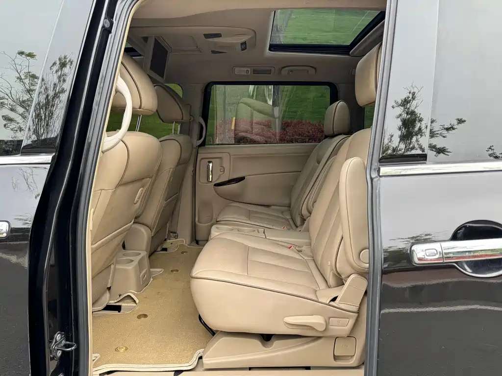 NISSAN QUEST 2014