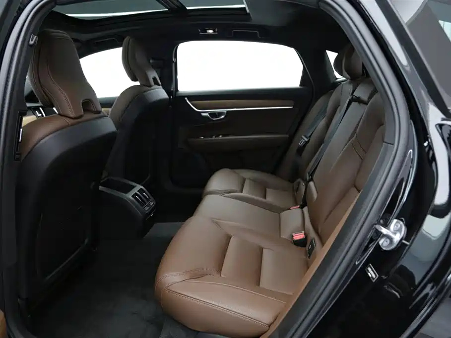 VOLVO S90 2024
