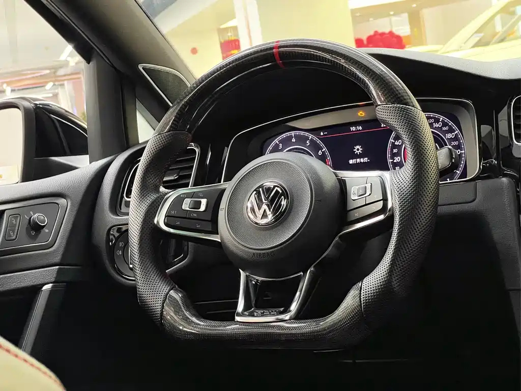 VOLKSWAGEN GOLF 2018
