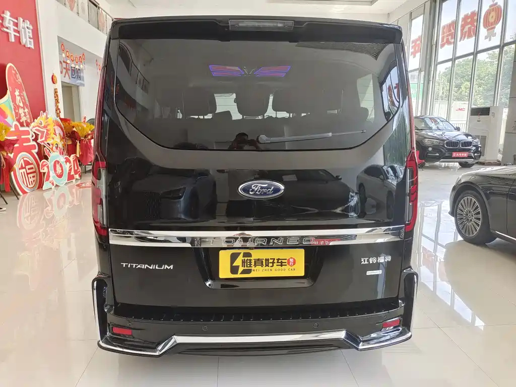 FORD TOUREO 2023