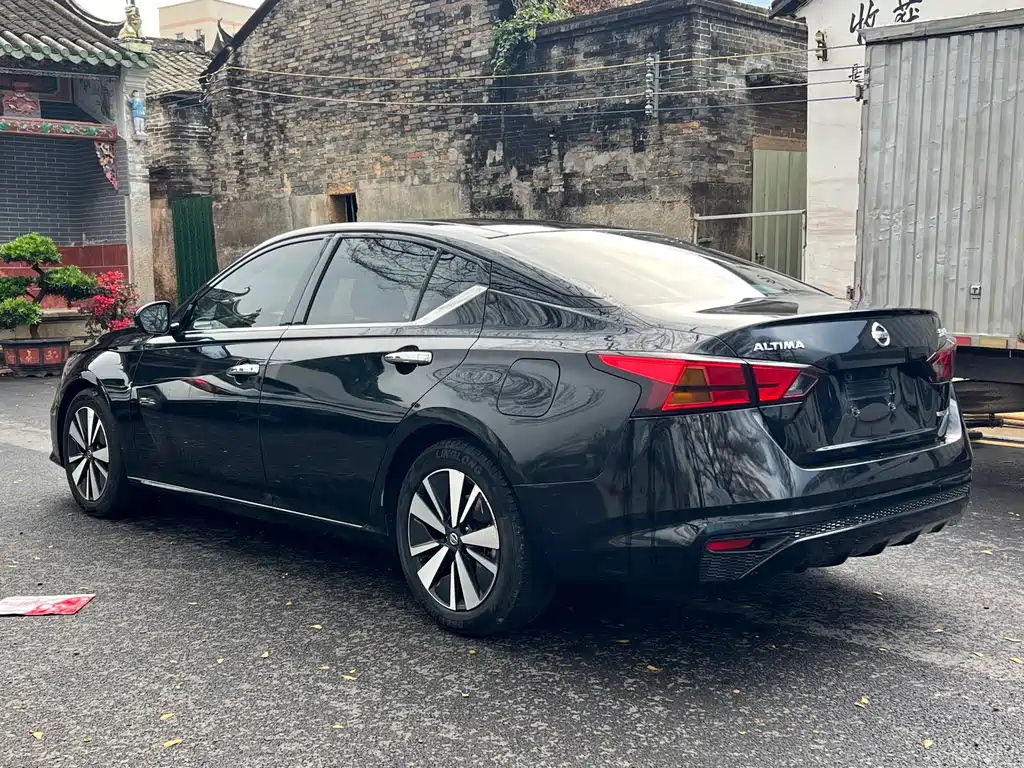 NISSAN TEANA 2022