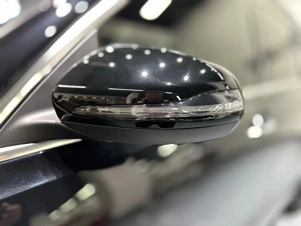 MERCEDES BENZ GLB 2023
