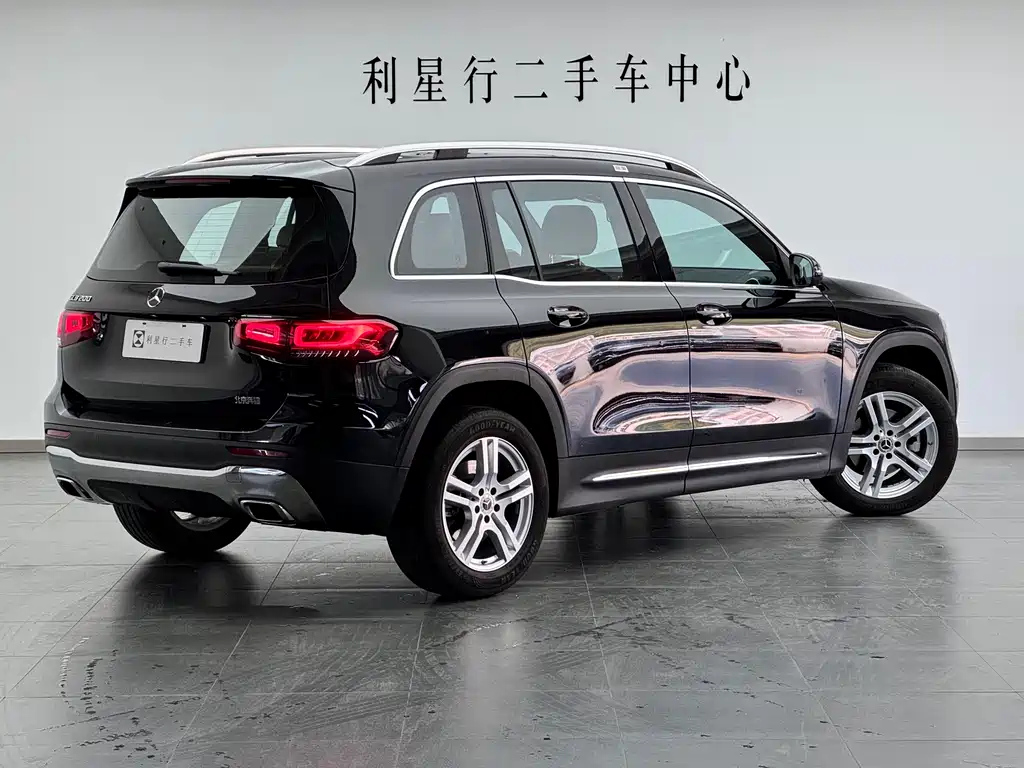 MERCEDES BENZ GLB 2023