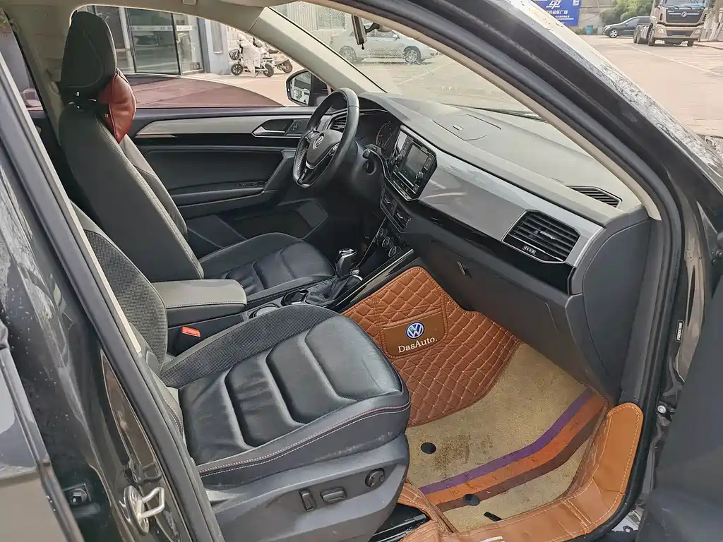 VOLKSWAGEN TAYRON 2020