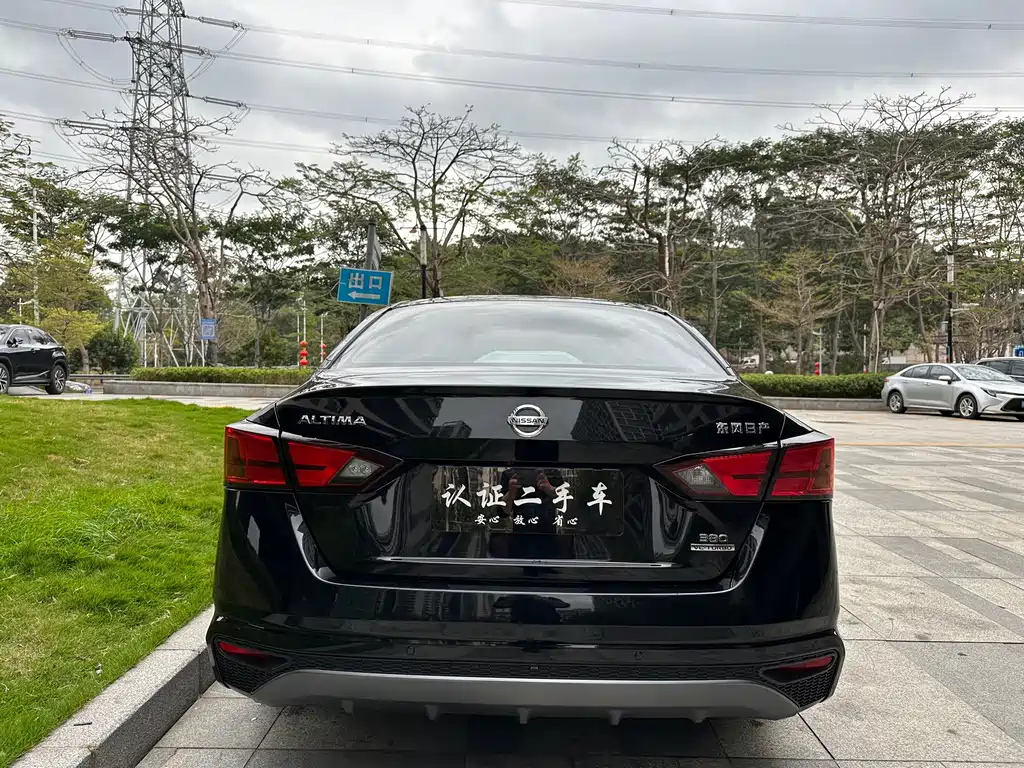 NISSAN TEANA 2022
