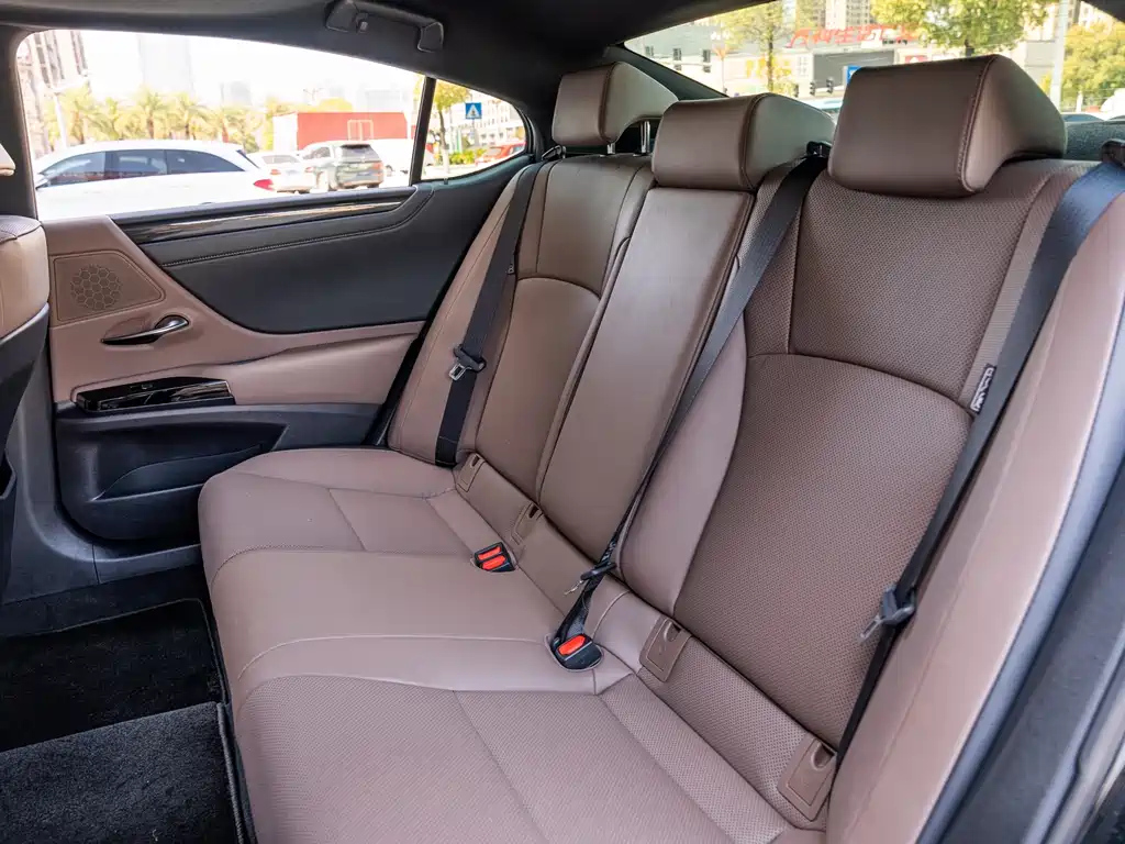 LEXUS ES 2024