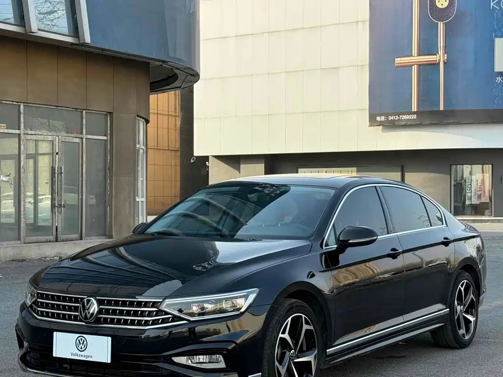 VOLKSWAGEN MAGOTAN 2023
