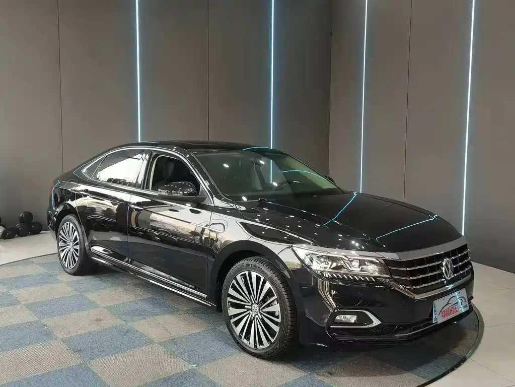 VOLKSWAGEN PASSAT 2020