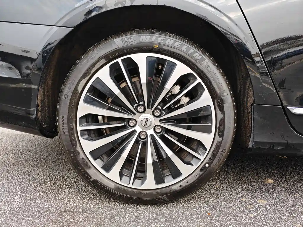 VOLVO S90 2023