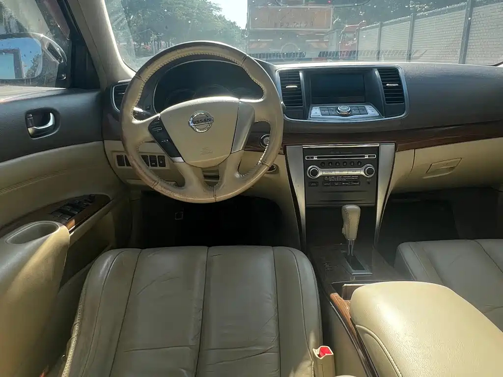 NISSAN TEANA 2011