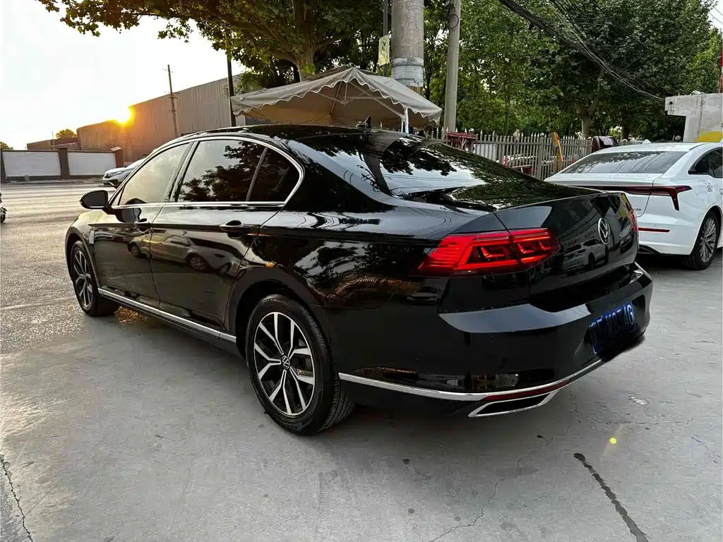 VOLKSWAGEN MAGOTAN 2022