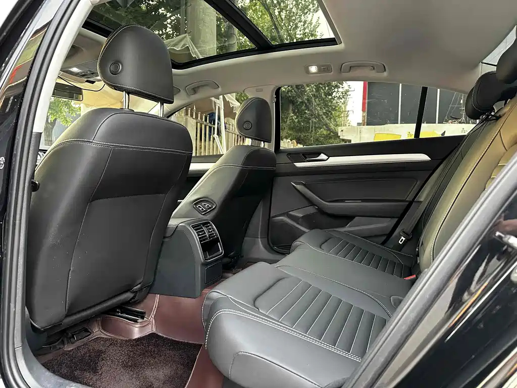 VOLKSWAGEN MAGOTAN 2022