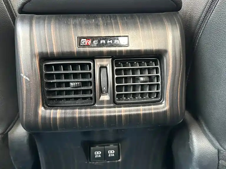 TOYOTA CAMRY 2018