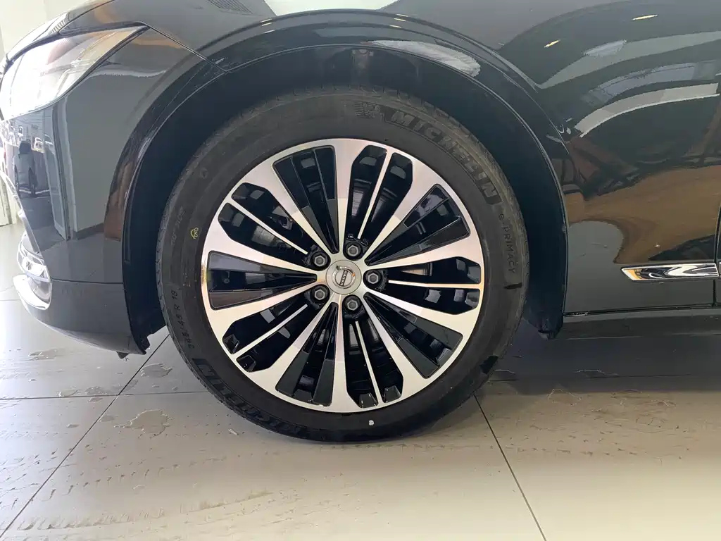 VOLVO S90 2023