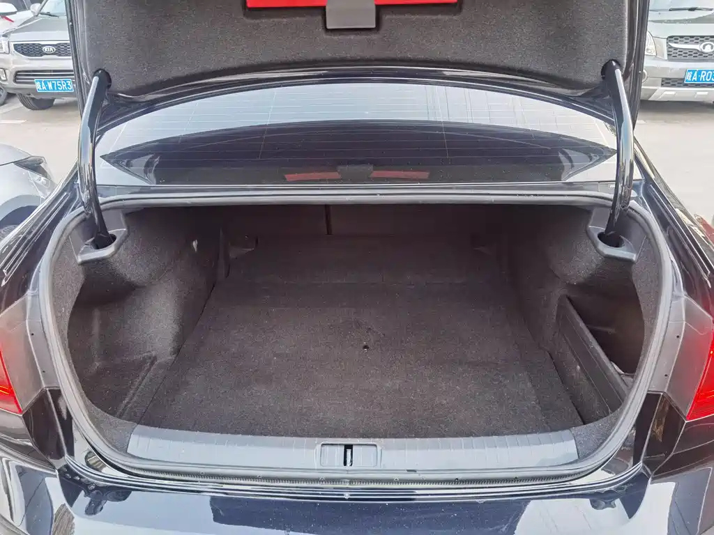 VOLKSWAGEN MAGOTAN 2021