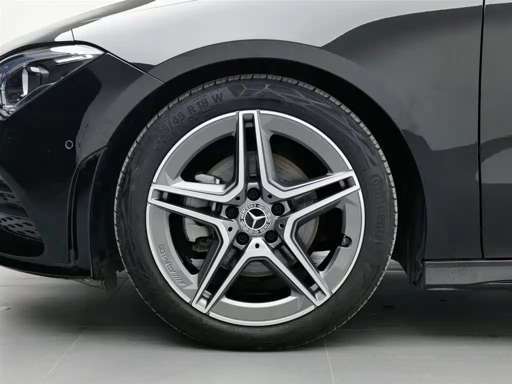 MERCEDES BENZ CLA 2022