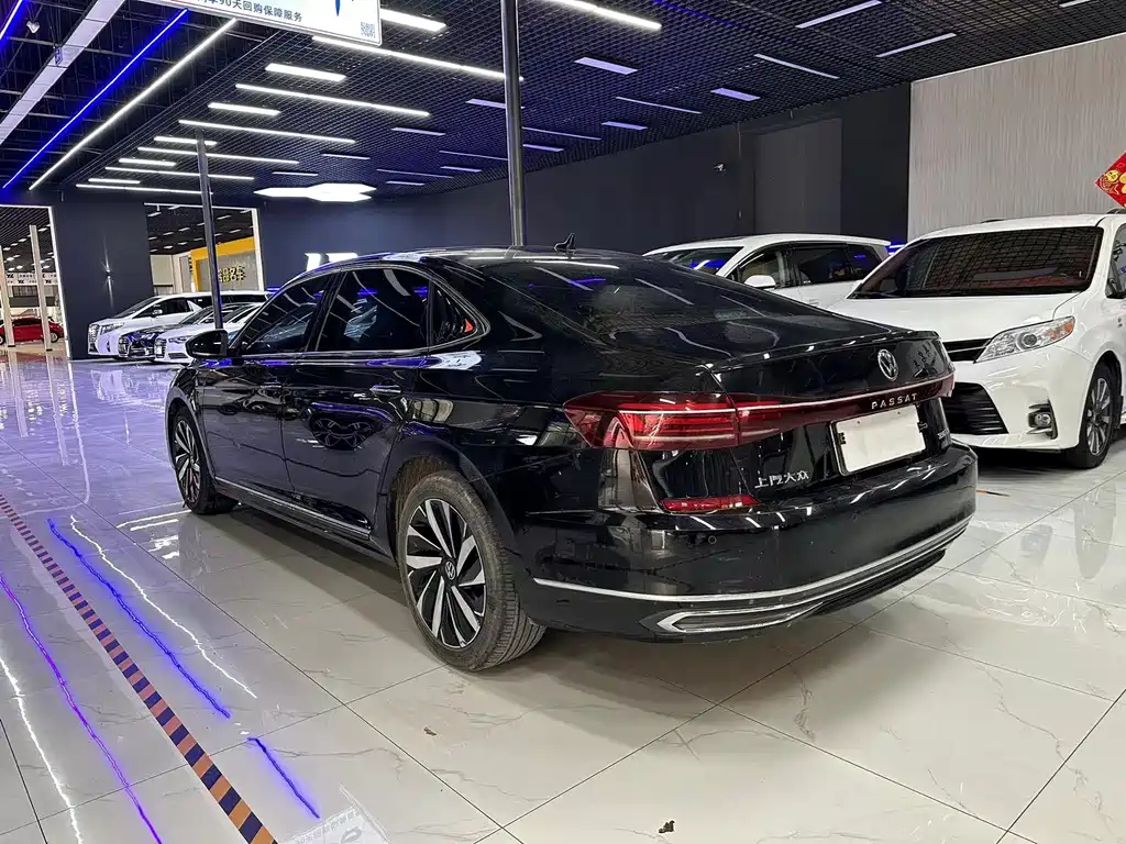 VOLKSWAGEN PASSAT 2022